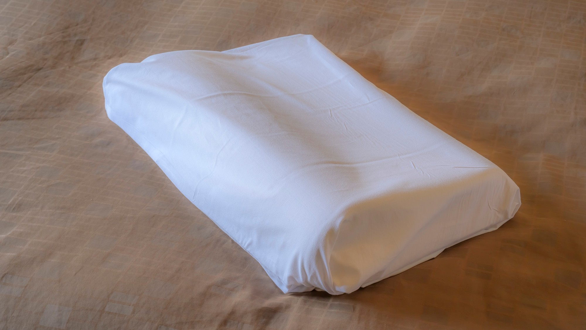 【無料貸出品】低反発枕〇快適な睡眠をサポートいたします。フロントまでお気軽にお申し付けください。