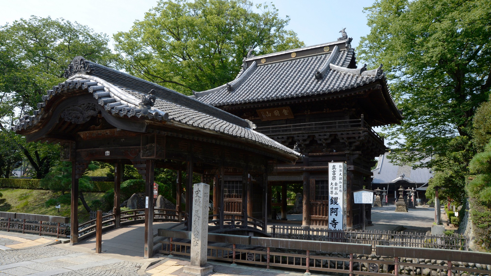 ホテル目の前に広がる国宝・鑁阿寺◆歴史と風情あふれる景色を楽しむ贅沢なひととき。
