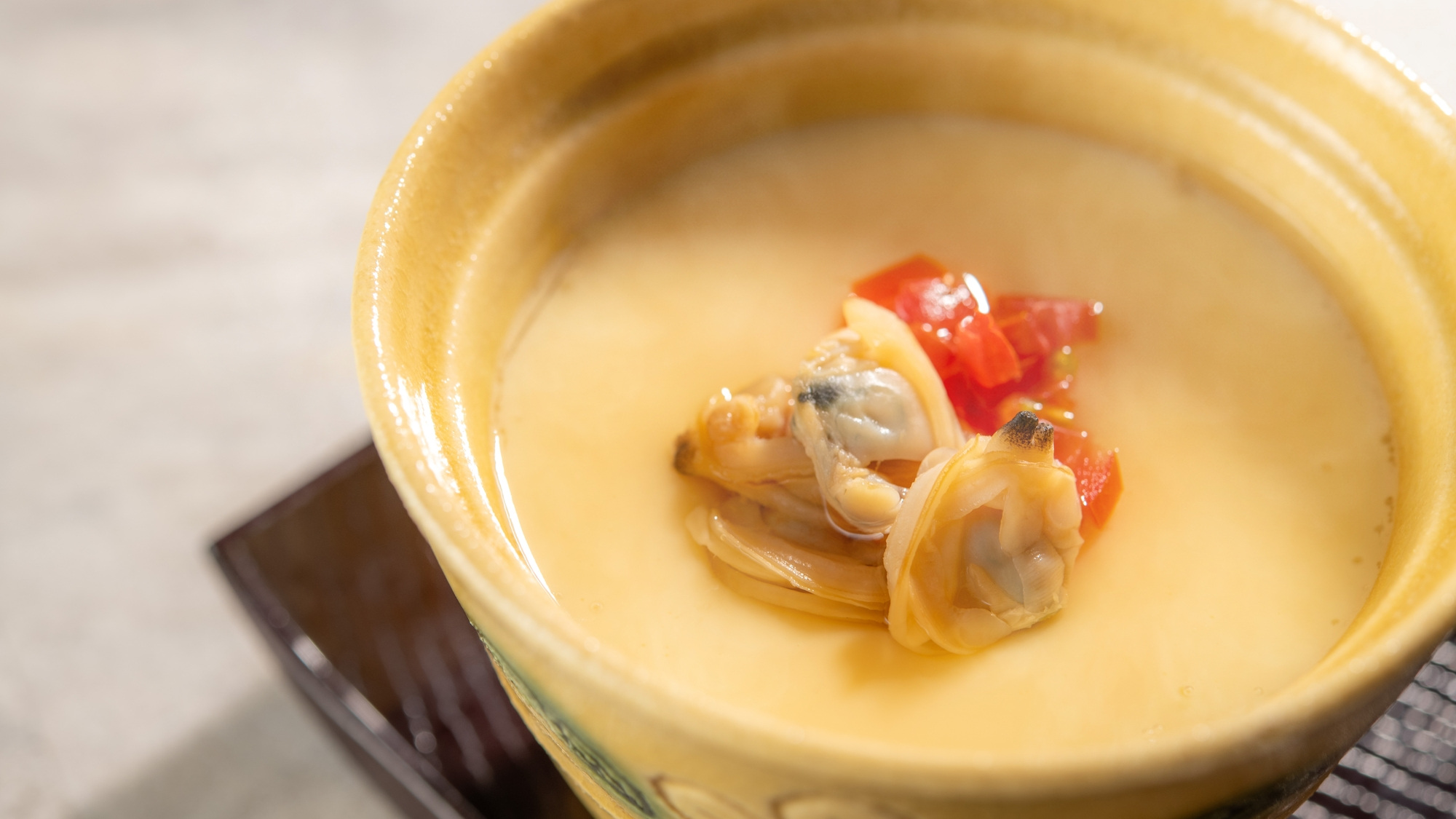 【土地の恵み会席】春（2026年3月～5月）蒸物 トマト茶碗蒸し トマトみじん切りと浅利佃煮