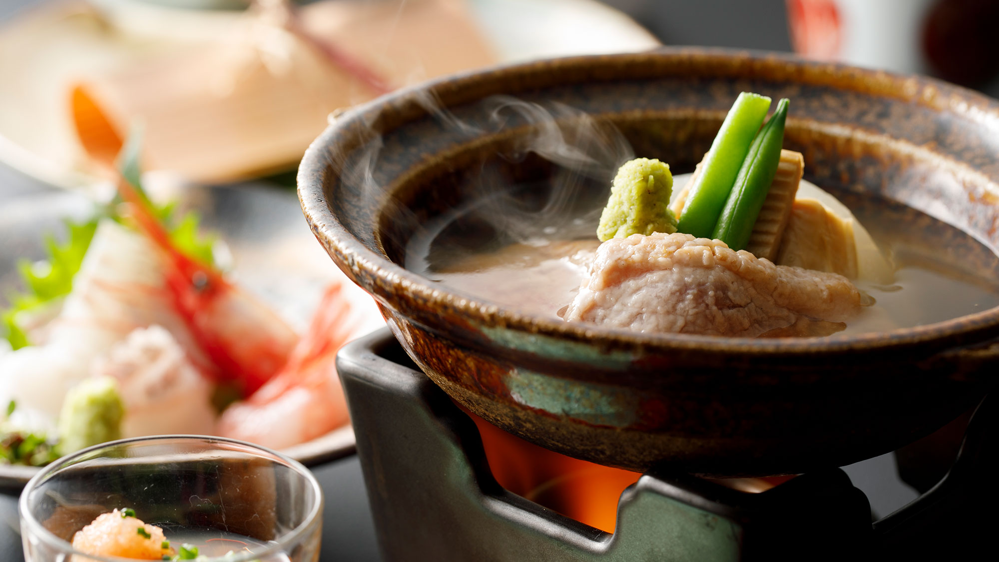 金沢伝統料理を代表する治部煮を小鍋で／石屋会席