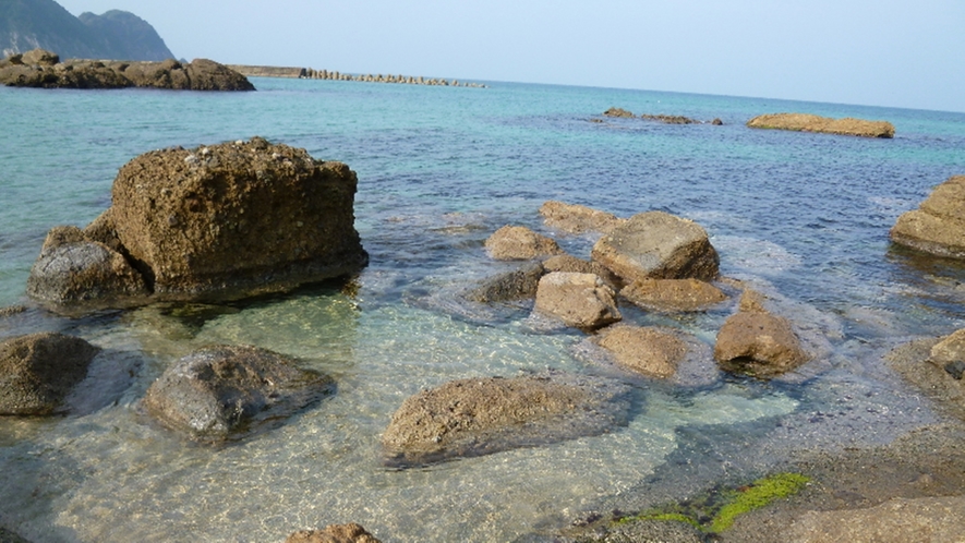 *【竹野浜】澄んだ海がすぐそこに。夕陽を眺めたり、お散歩を楽しんだり…。