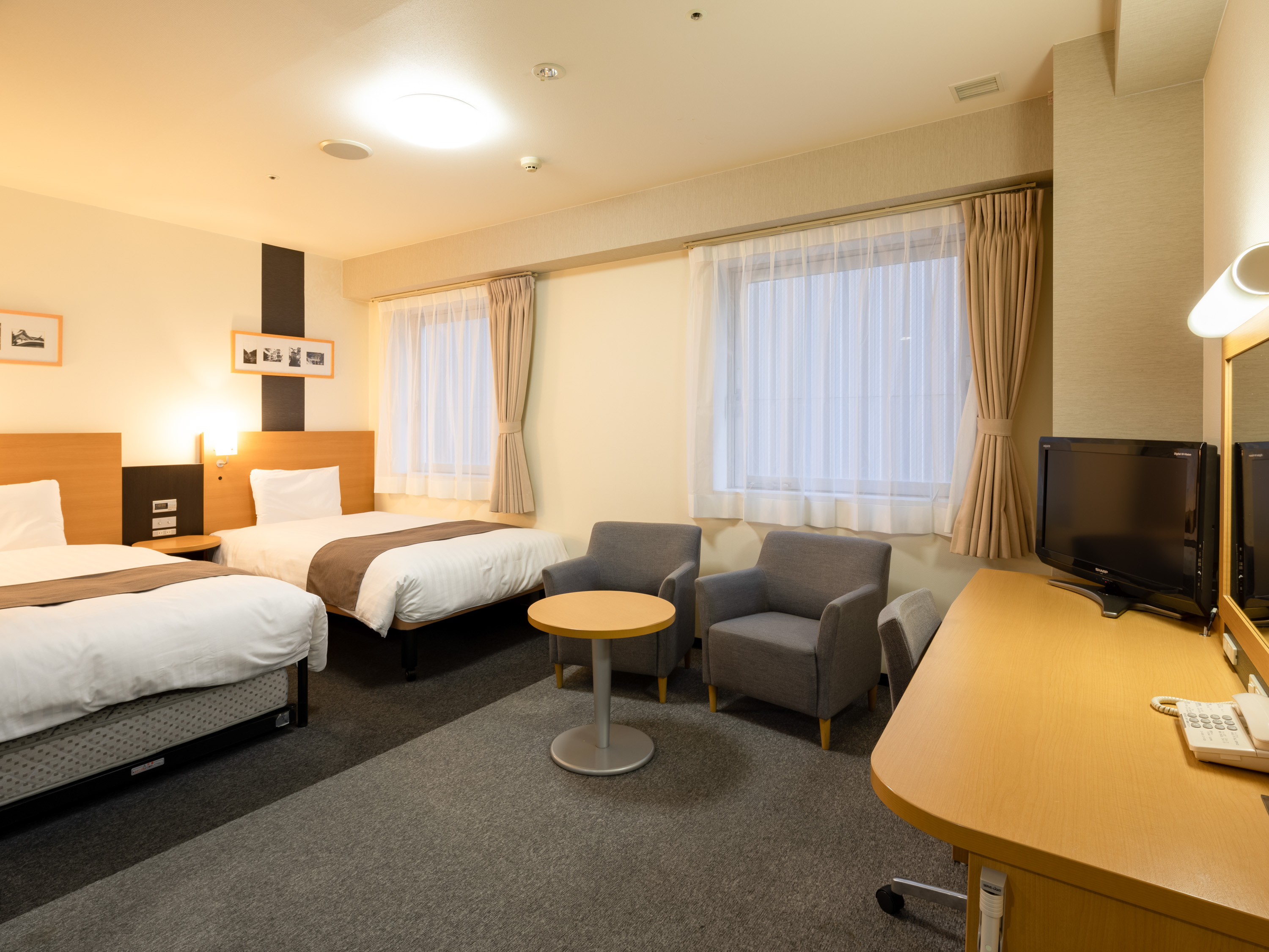 【ツインハイクラス】広さ30㎡◆ベッド幅123㎝&times;2+エキストラベッド幅111㎝