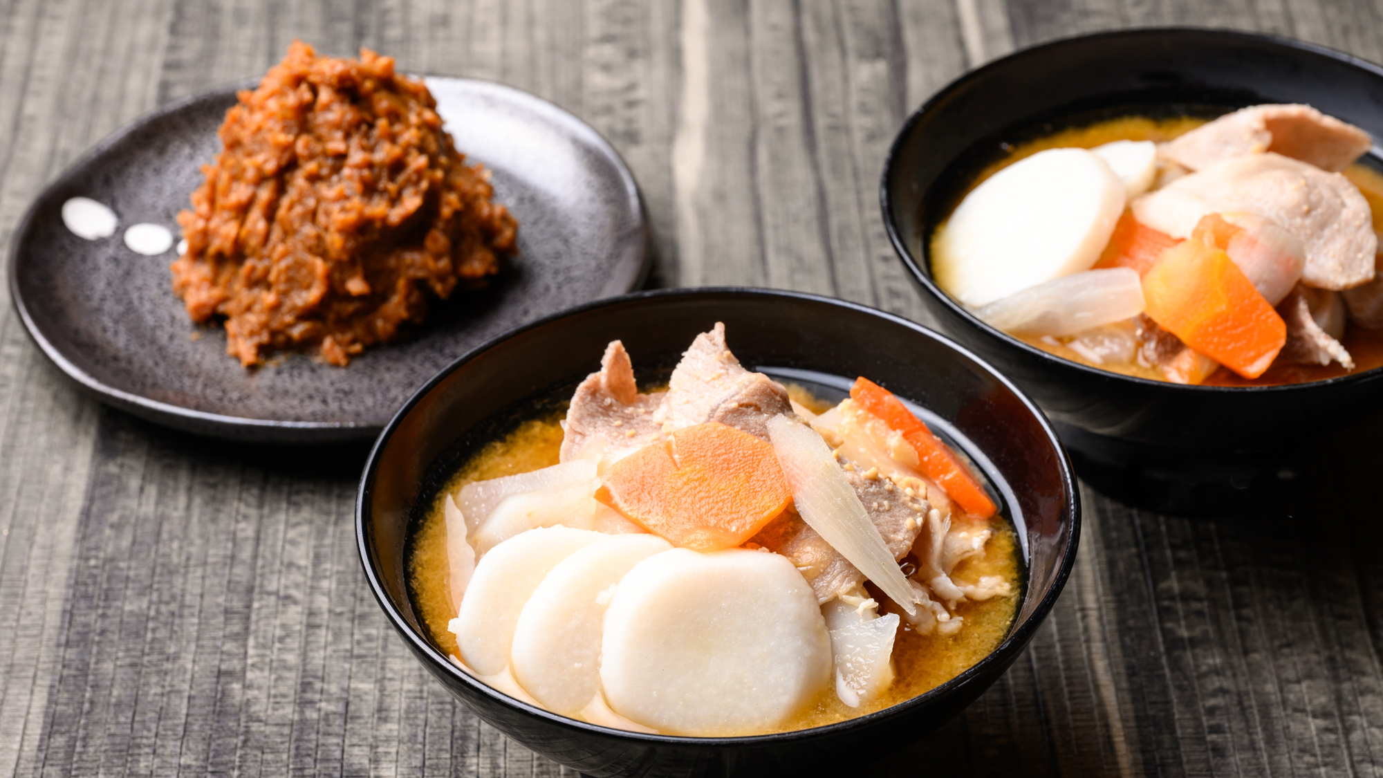 【仙台西口・東口限定】仙台の芋煮は味噌味。ミヤギシロメとひとめぼれを使った味噌の深い味わいが特長。