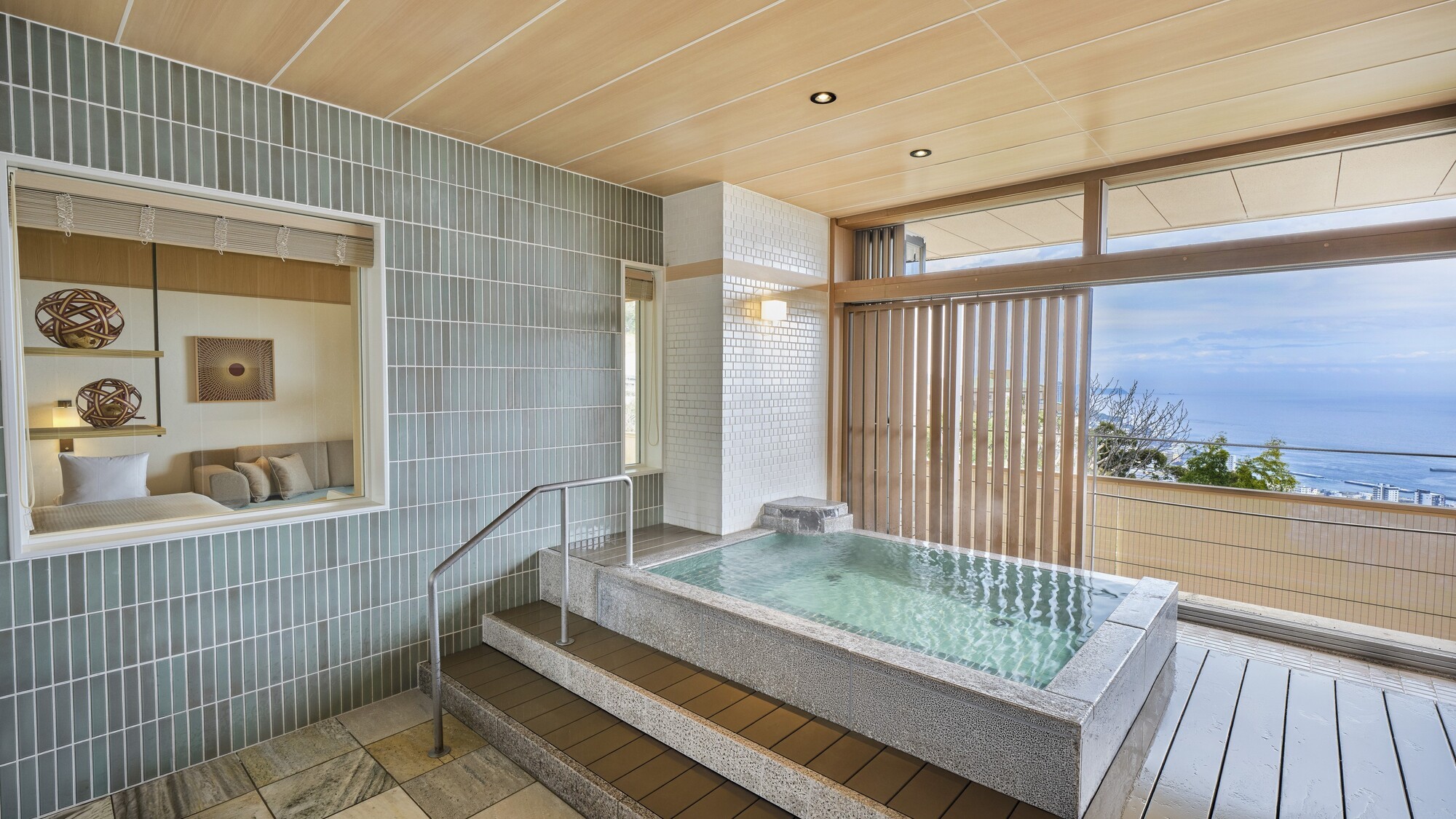 絶景を独り占め！待望の温泉露天風呂付客室が誕生