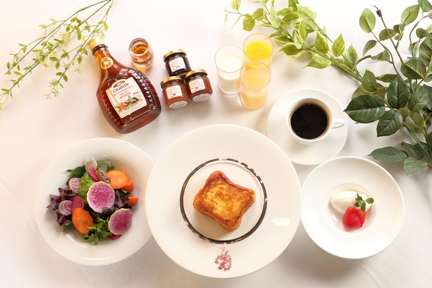 【軽井沢ソロ旅｜朝食付】「おひとりさま時間」を音羽ノ森で◆高原の光に癒される爽やかな朝