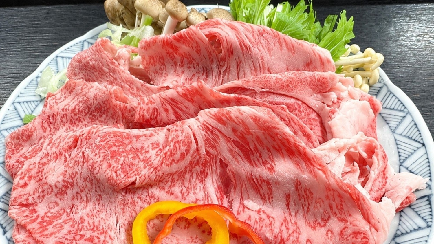 【山形牛しゃぶしゃぶ】きめ細やかな霜降りと旨みをさっぱりと味わう◆「本館賀登屋」貸切風呂無料／2食付