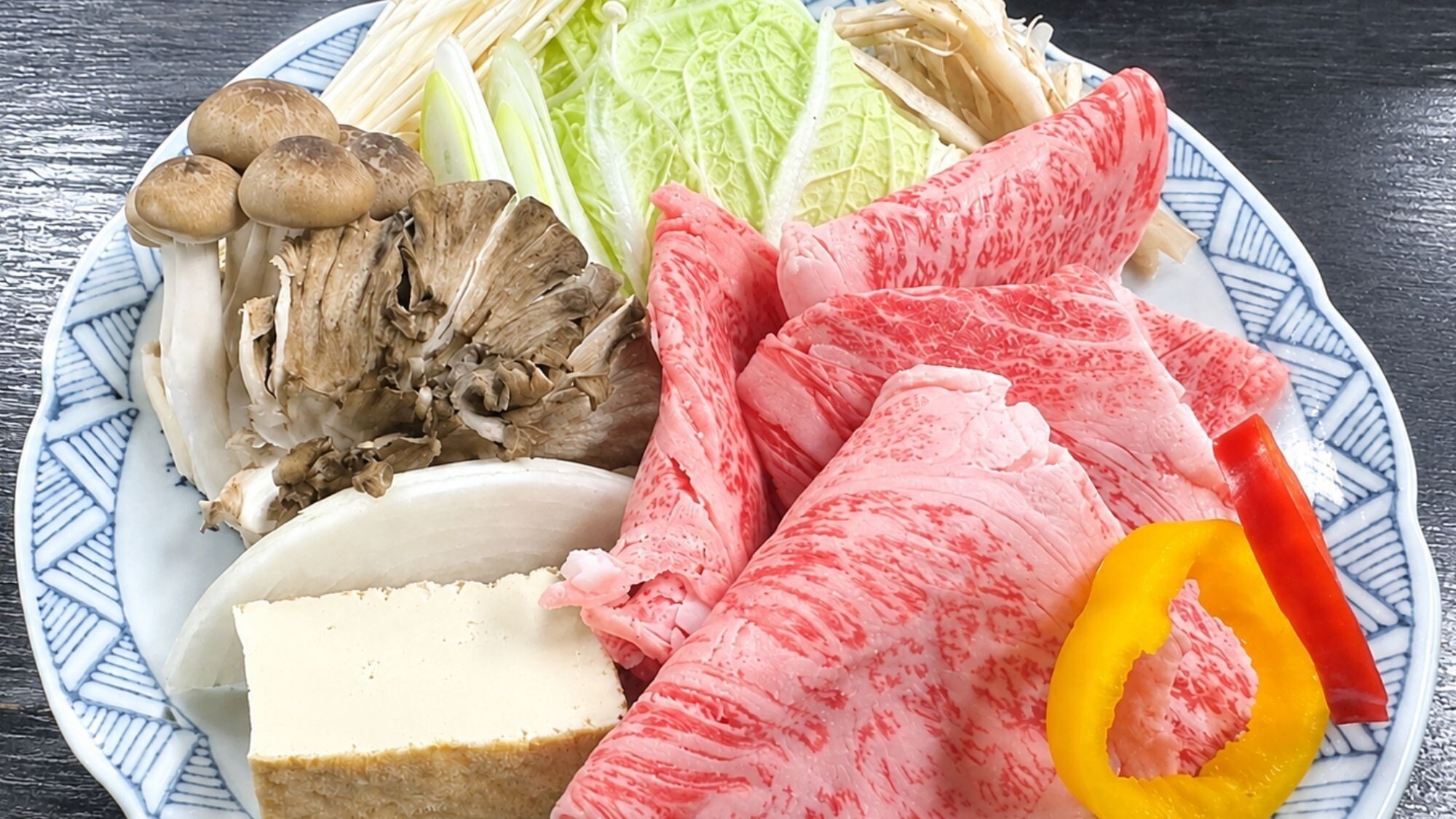【山形牛すき焼き】旨み溢れるブランド牛をすき焼きで味わう◆「本館賀登屋」貸切風呂無料／1泊2食付