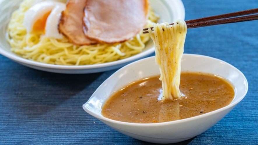 朝食：広島名物「つけ麺」