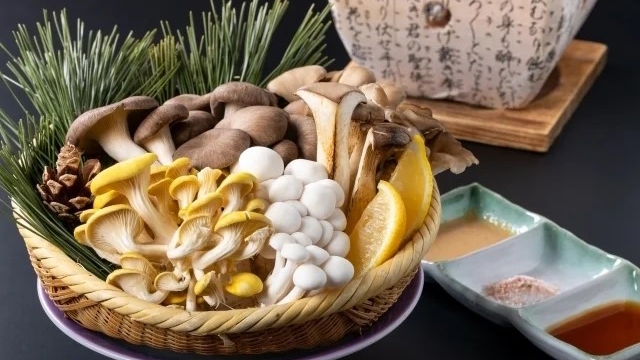 【9〜11月限定】松茸と嬬恋産きのこの七輪焼き付き　つまごいプレミアムビュッフェ　2025