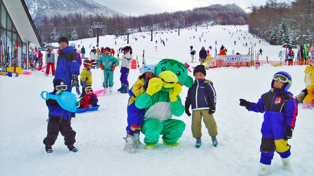 〜【２日前までのご予約でお得！】湯の丸スキー場リフト１日券付き〜ファミリースキープラン