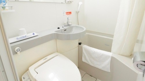 いつも清潔なユニットバスには、湯舟もございます