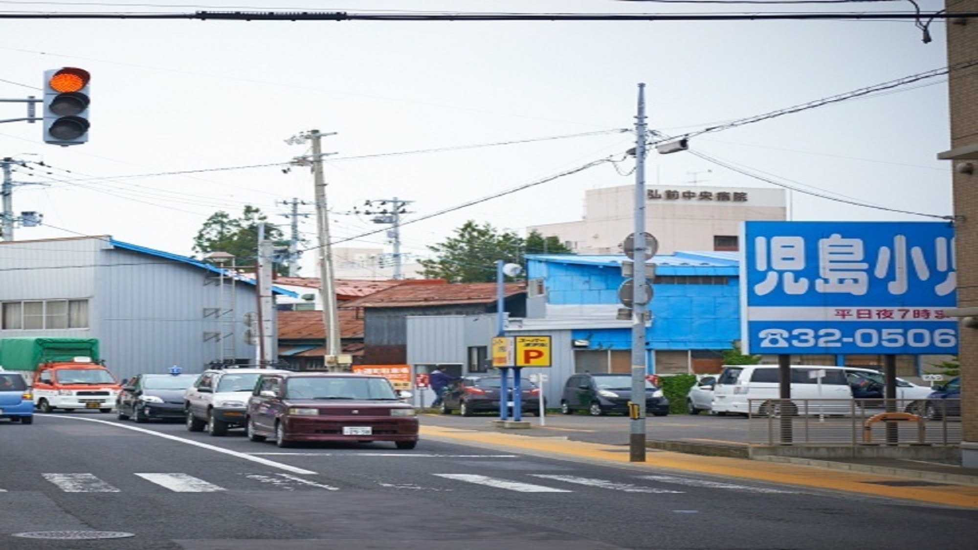 第二駐車場へのご案内　ホテルを左手に通り過ぎ左折して最初の信号を直進後すぐ右手に駐車場がございます