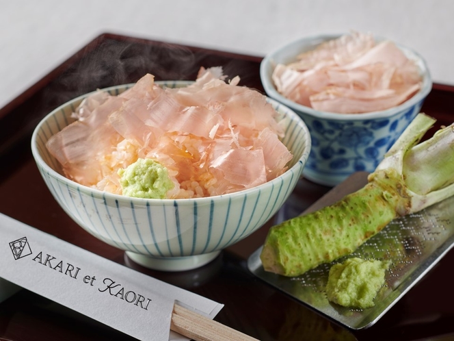 郷土食「わさび飯」ご自身でわさびをすって頂き、すりたてのわさびをアツアツのご飯に♪