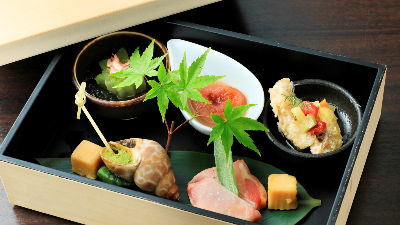 【夕食】彩鮮やかな前菜