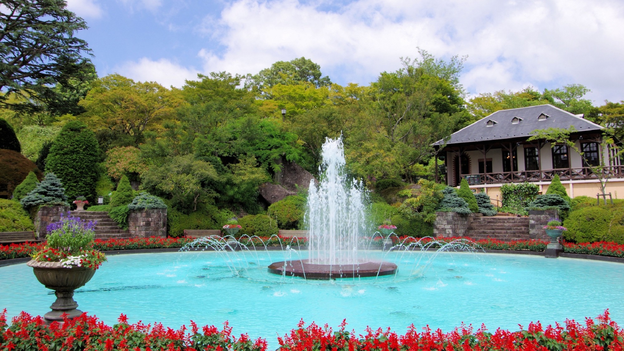 【強羅公園】当館隣の強羅公園の美しい庭園