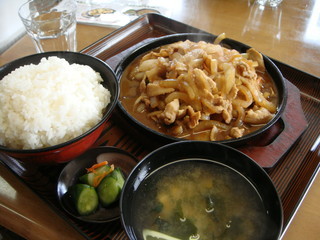 俳優・松山ケンイチの大好物！バラ焼き定食。