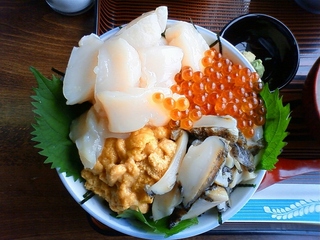 尻屋崎名物　海鮮丼