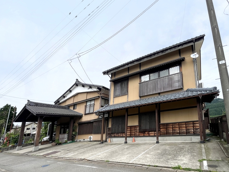 【湯治プラン】《現金払い限定》2連泊からお得に宿泊♪日替わり定食でお得に冬籠り！8，800円〜