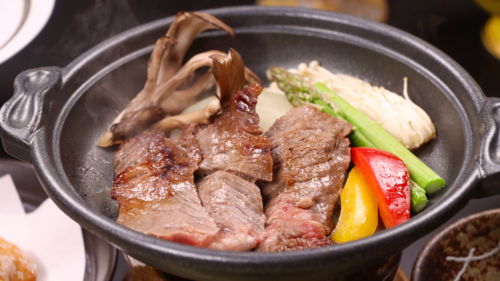 #春限定料理 国産牛の陶板焼き