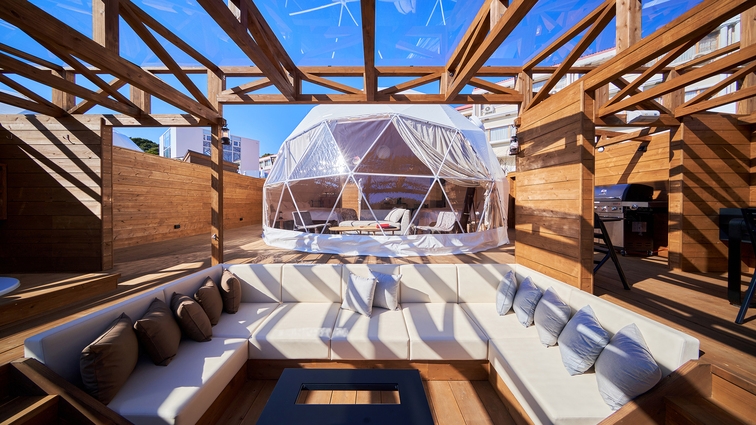 【秋冬SALE】◆2食付◆ 星空ジャグジー付＜プレミアムテント＞海を眺めるサウナ＆プール