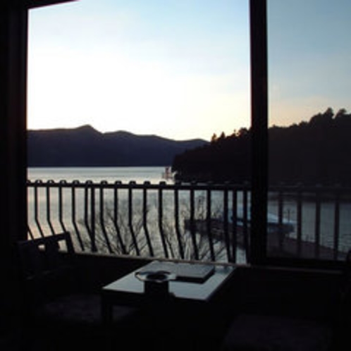 芦ノ湖一望客室の眺望一例