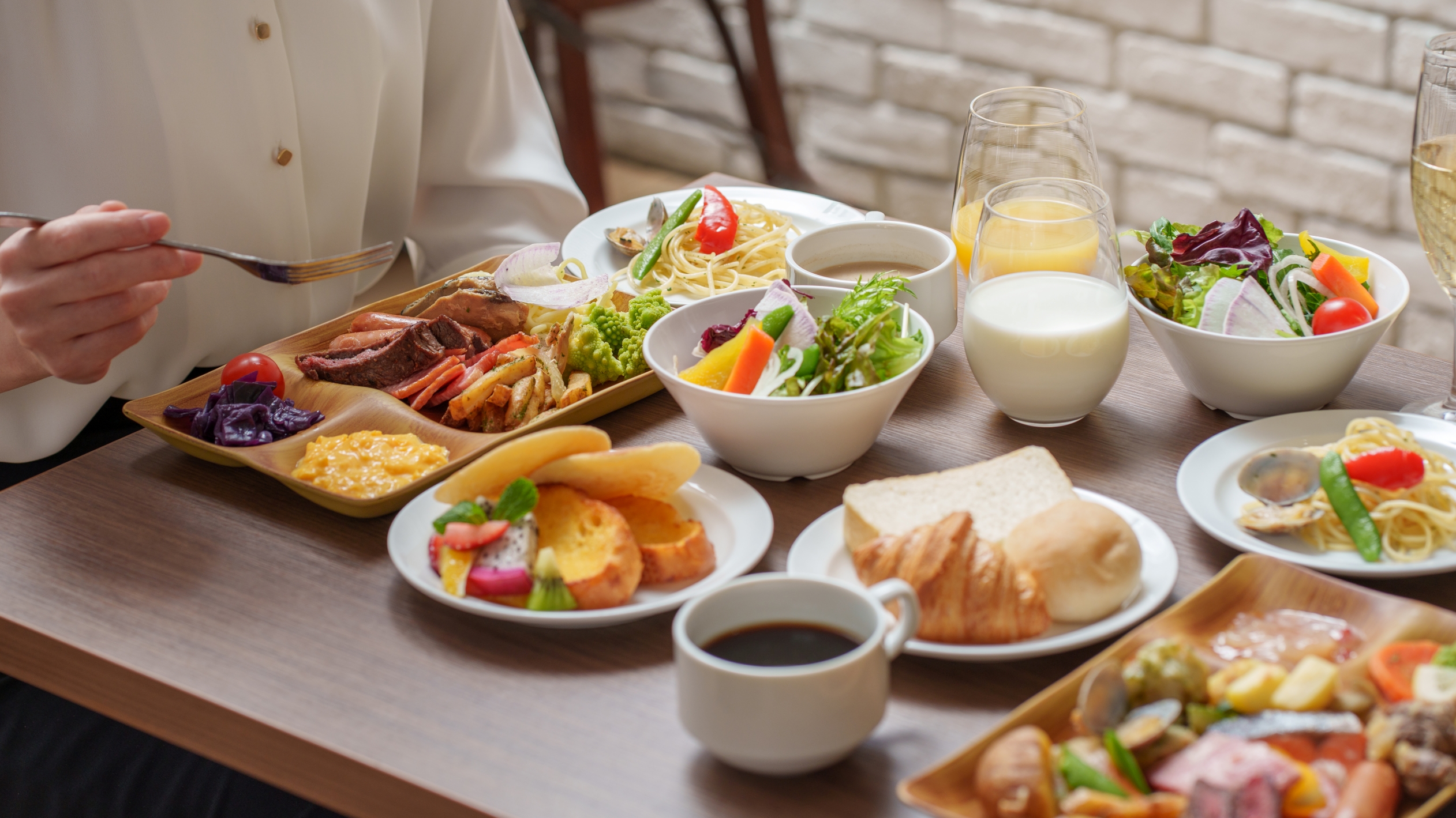【朝食】食事風景（一例）