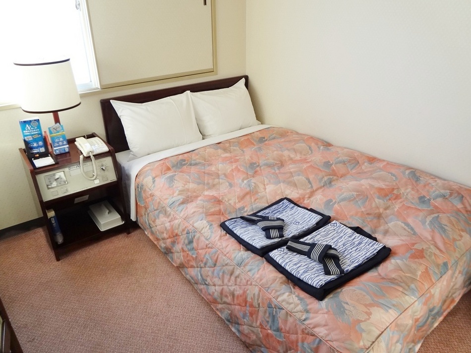 [Semi-double room] 10.5㎡ ~ 13.5㎡ (depending on the room) ・ Bed width 120cm