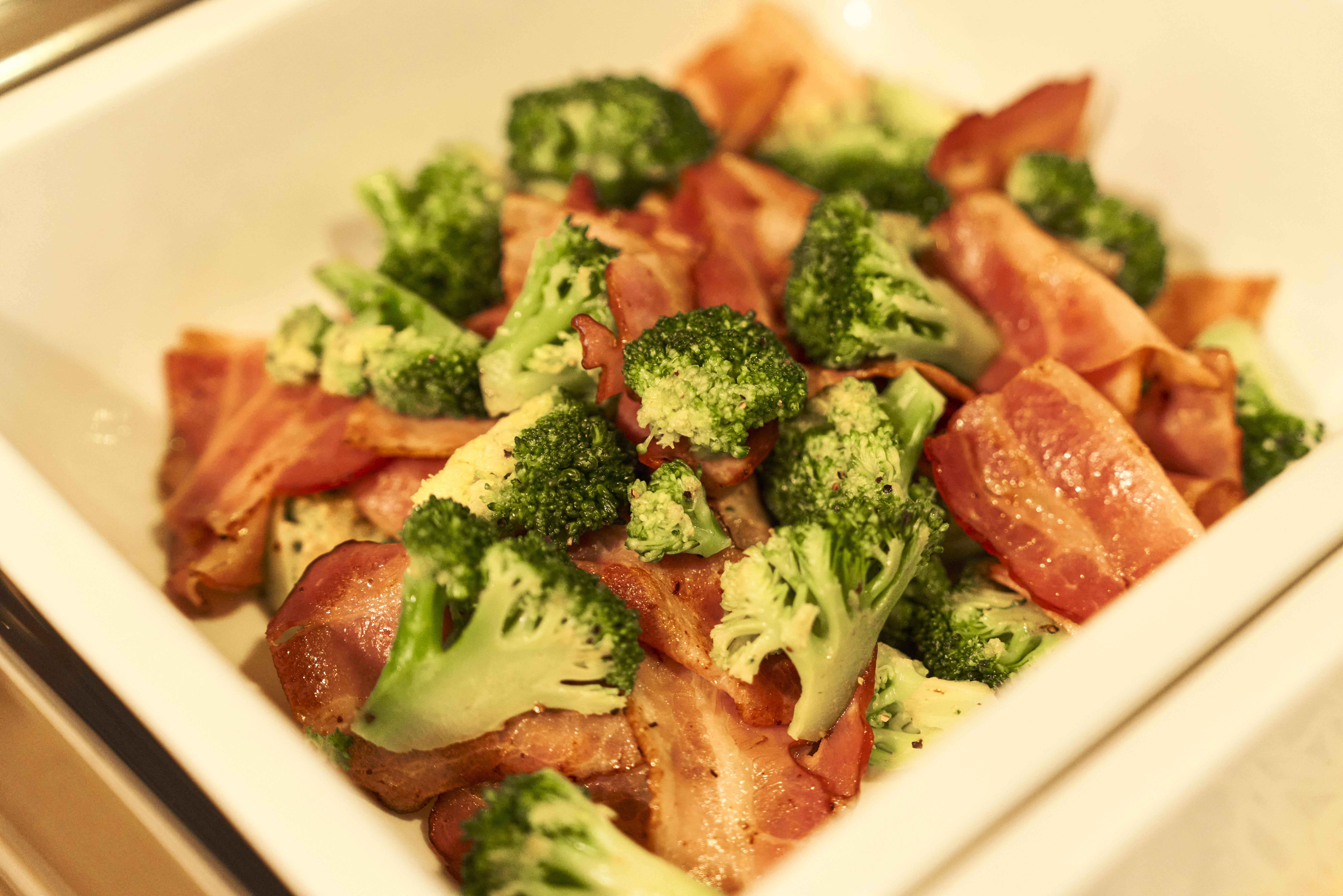 朝食バイキングメニュー☆ブロッコリー＆ベーコン炒め