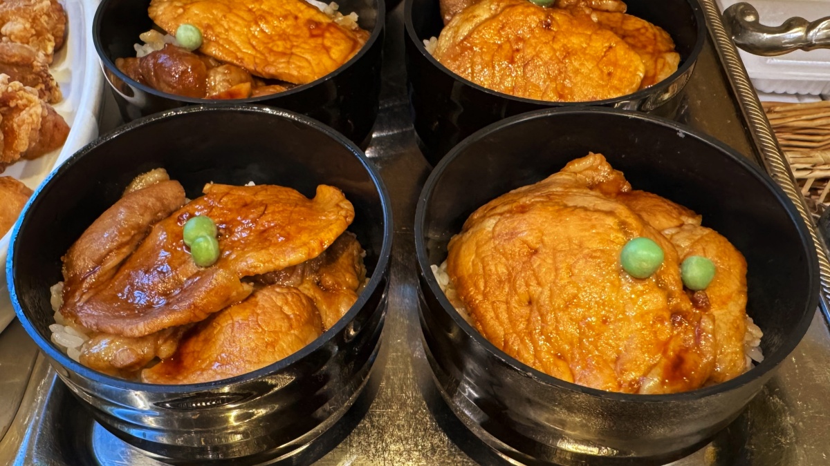 【朝食バイキング】メニュー例☆たれから手作り！帯広名物豚丼（※火曜・木曜限定）
