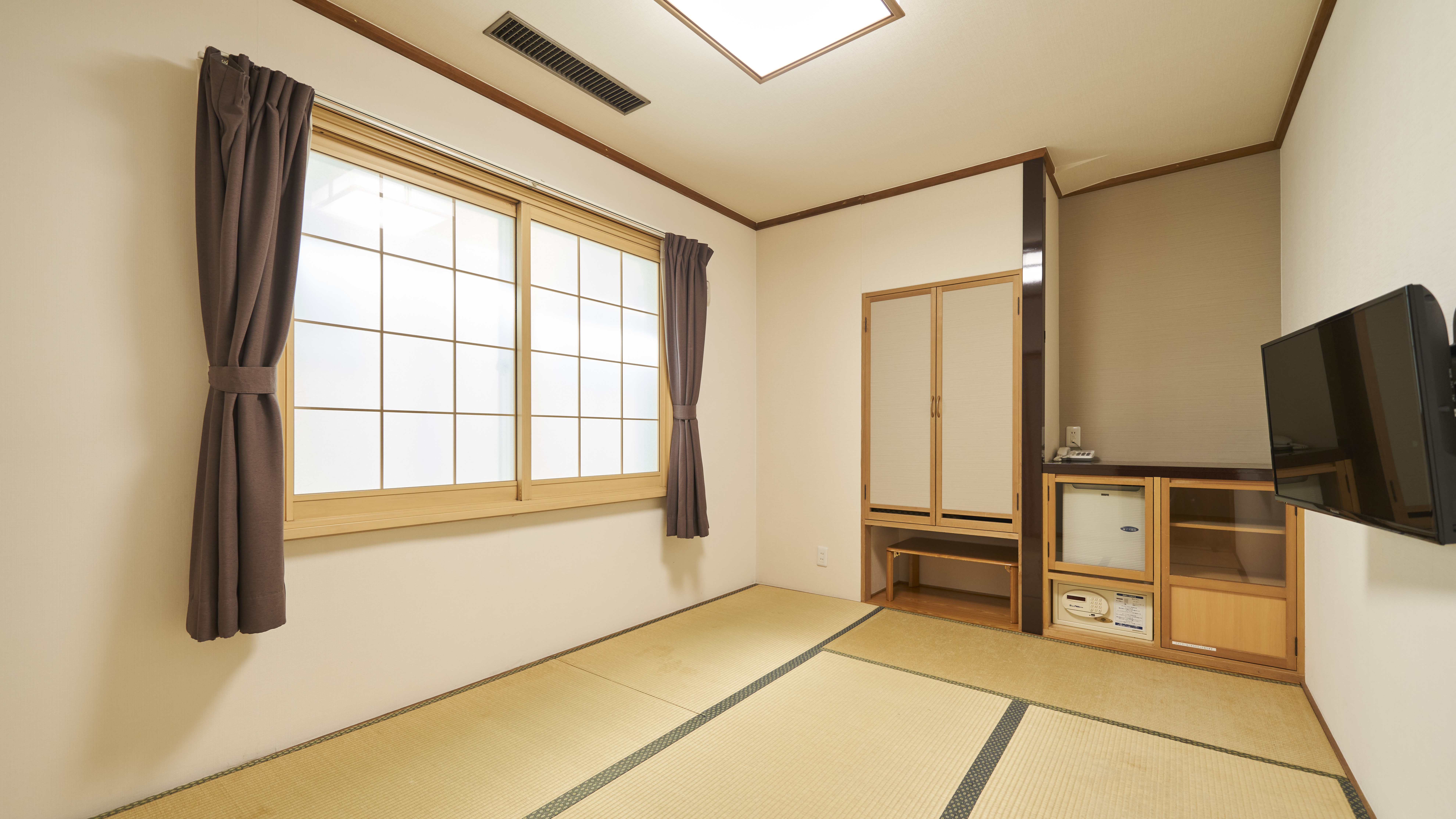 【和室】6畳・2名～3名利用可　和室は2階に1室のみです