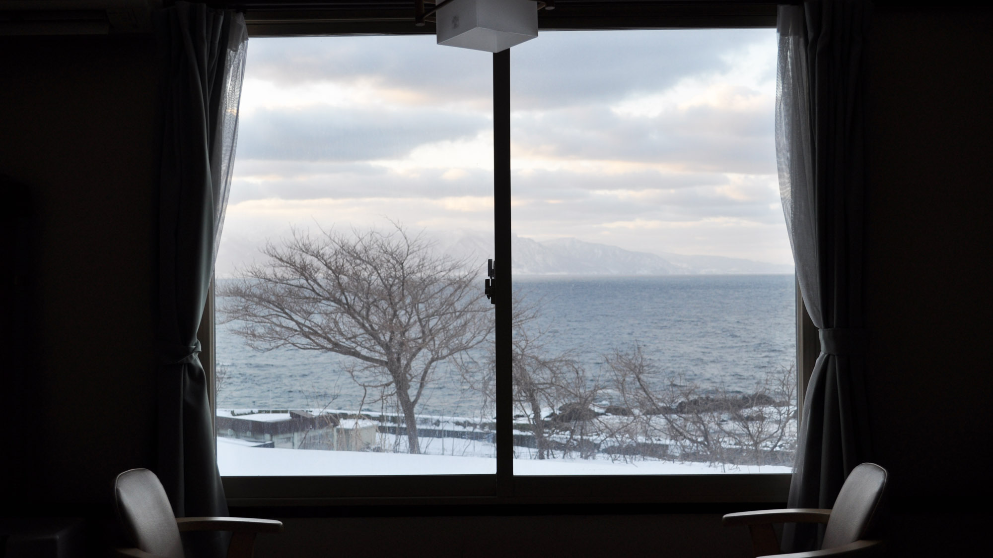 【客室8畳】全てのお部屋より海が見渡せます