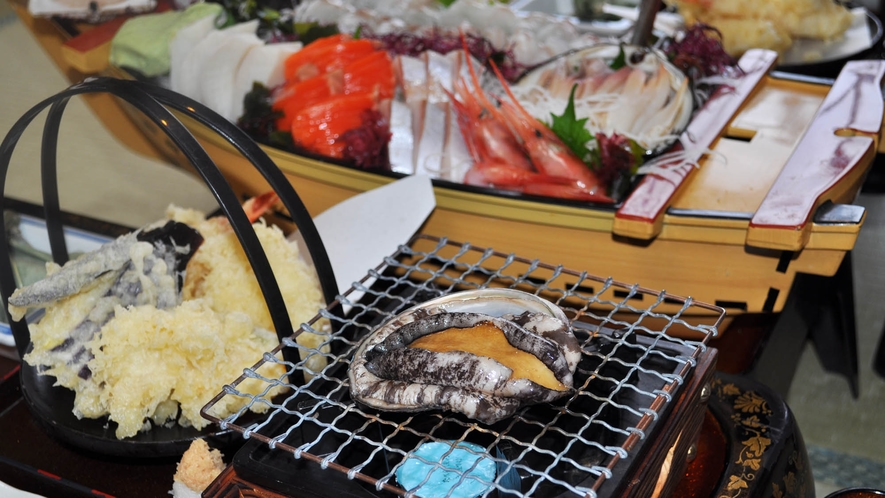 【季節の料理一例】蝦夷あわび、天ぷら