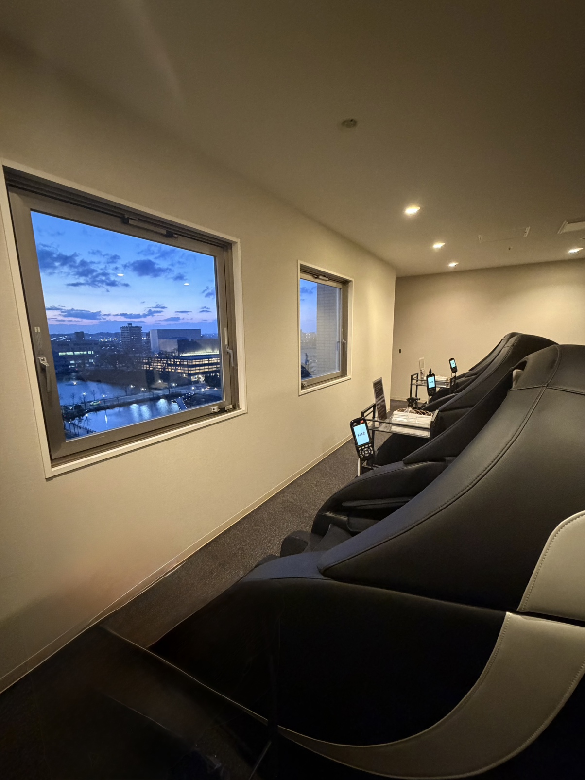 マッサージルーム(夜)※イメージ