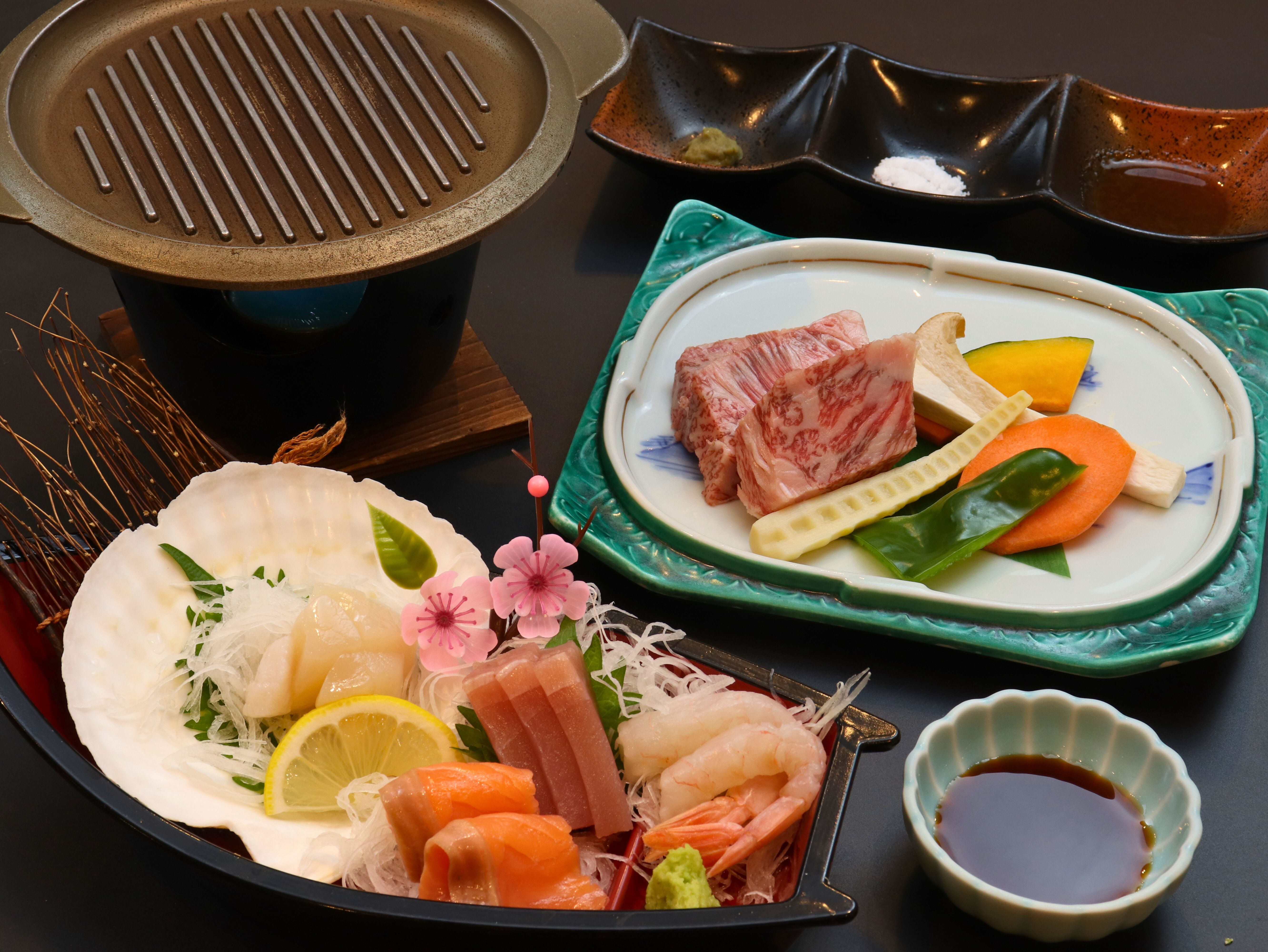 【手元料理】いわて牛と旬のお刺身を味わう、贅沢なひと皿。