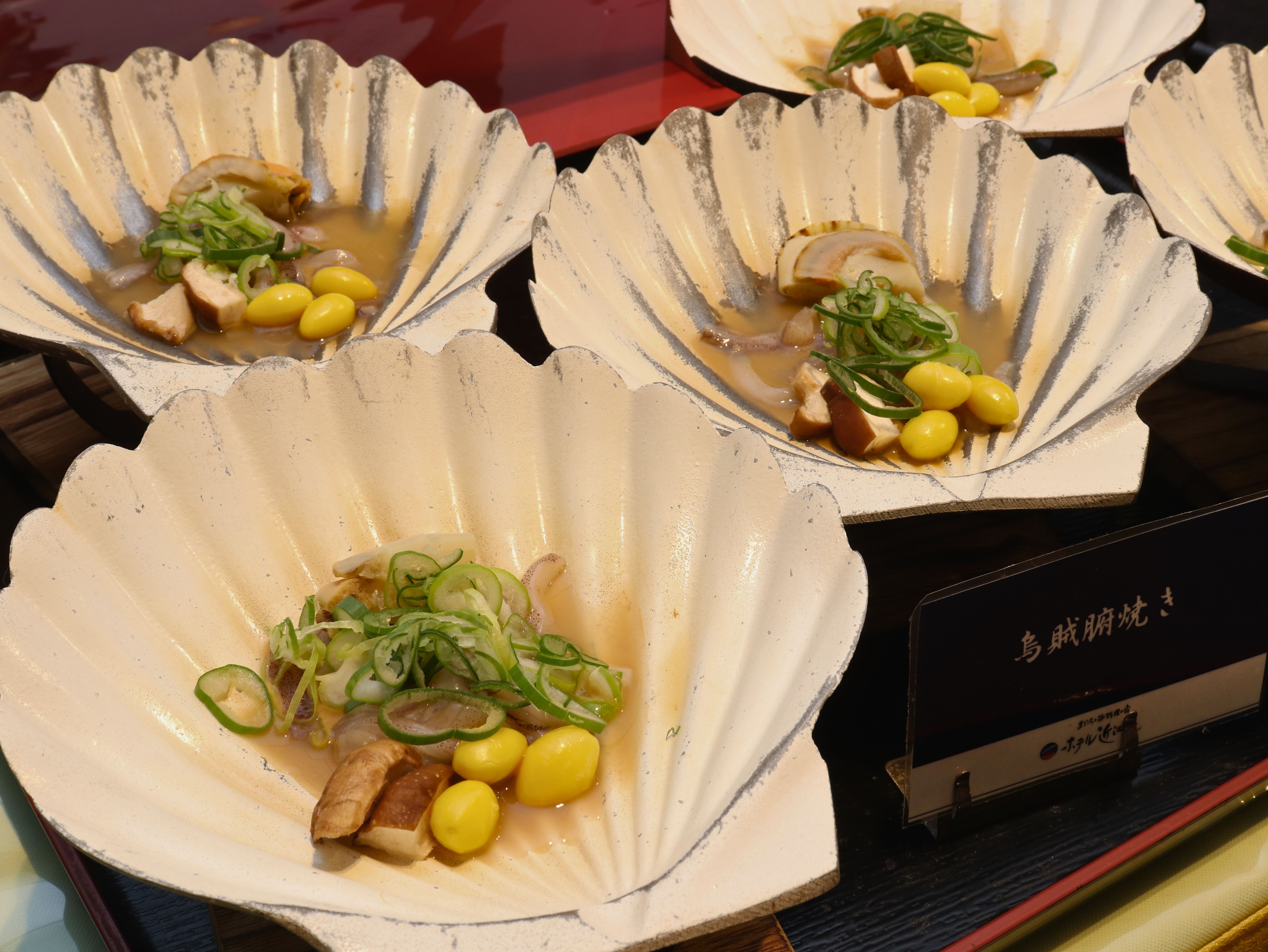 【バイキング】烏賊の陶板焼き、香ばしく焼き上げる、海の旨み。
