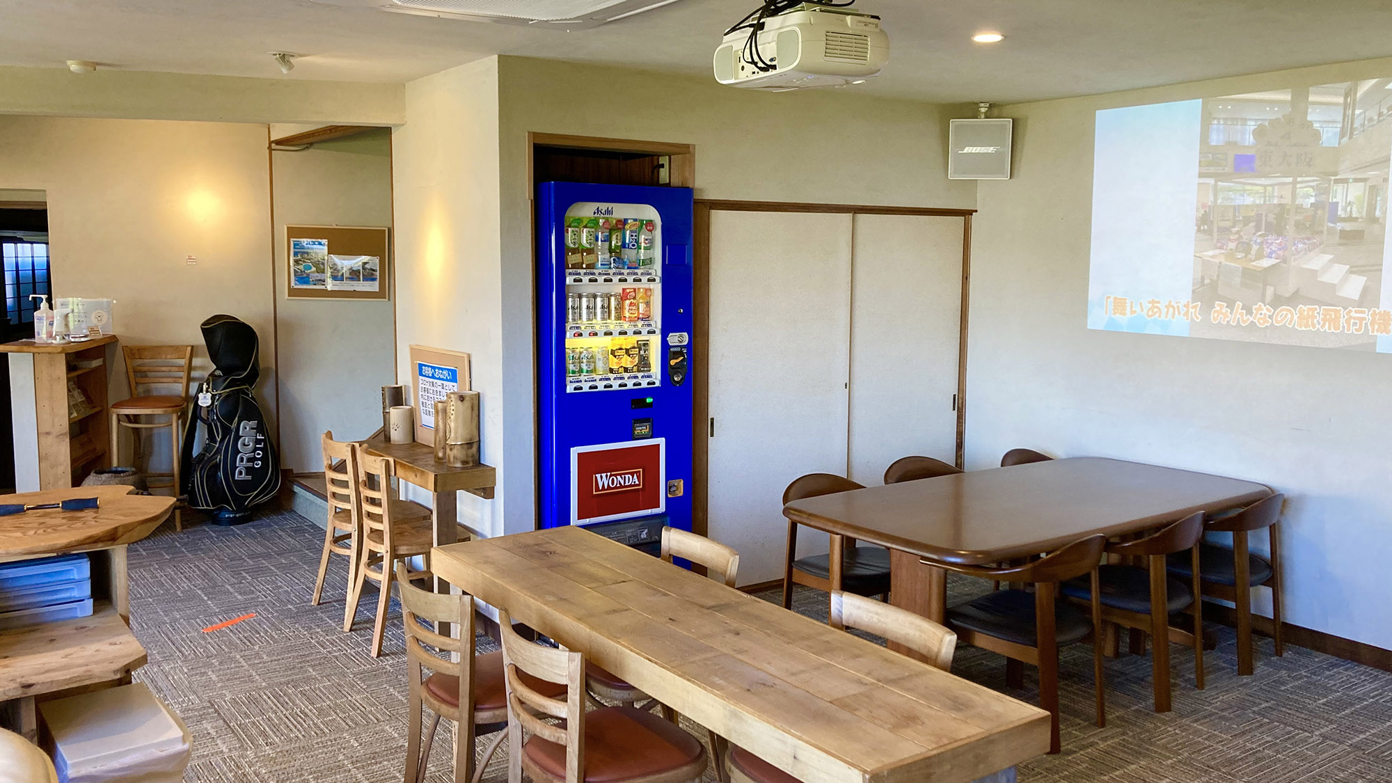 ・【ロビー】あたたかみのあるロビーで、皆様のご到着をお待ちしております。