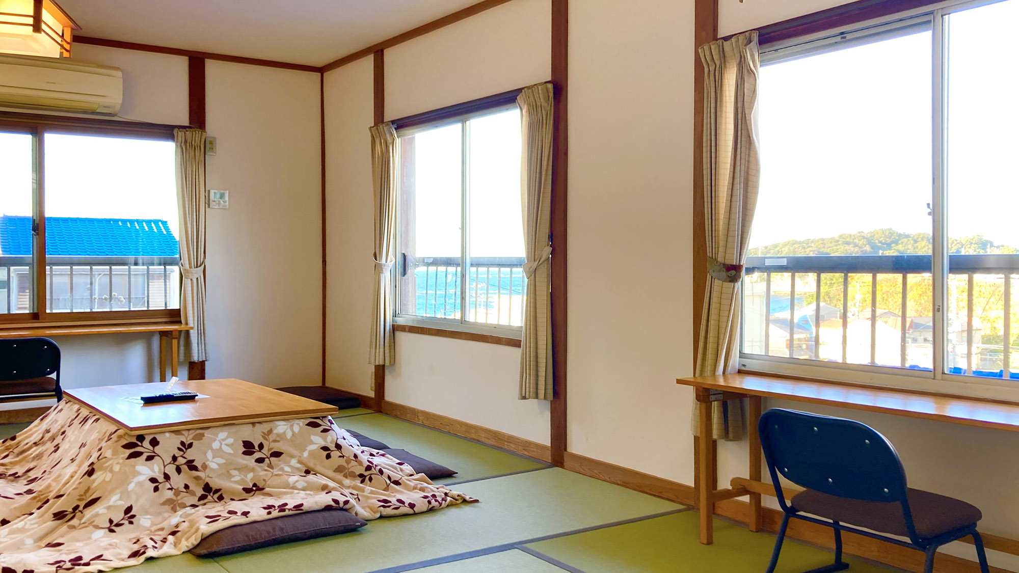 ・【客室からの眺め】海を眺めながらくつろぎのひとときを