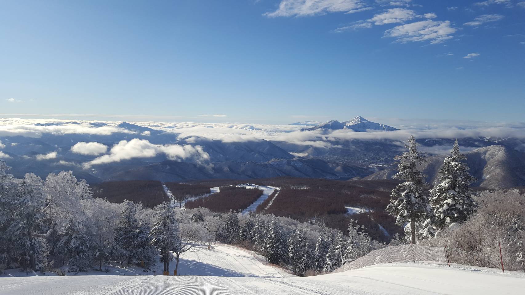 【冬】裏磐梯の雄大な景色が広がる