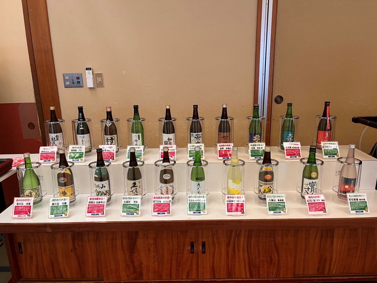 【オールインクルーシブ】ご夕食時には新潟の銘酒を中心とした日本酒を約20種類をおたのしみいただけます