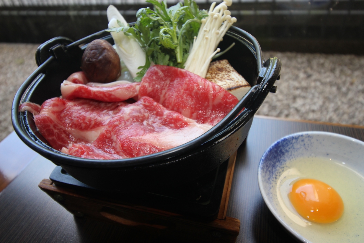 【夏のお料理グレードアッププラン】基本の和食膳に国産牛のすき焼きを付けた調理長お薦めプラン♪