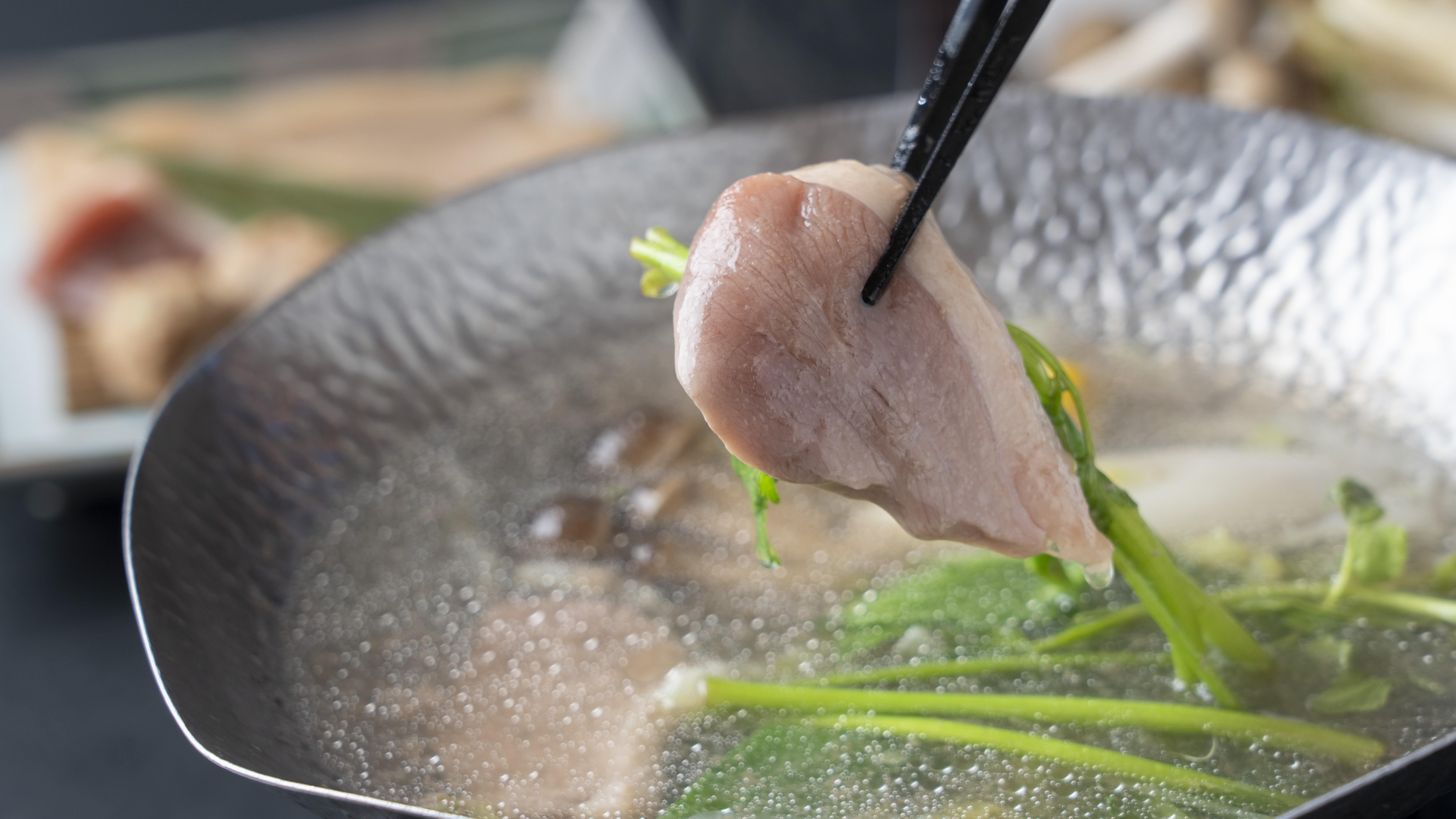 【夕食／足柄遊膳会席】お肉の出汁たっぷりのお鍋を堪能。