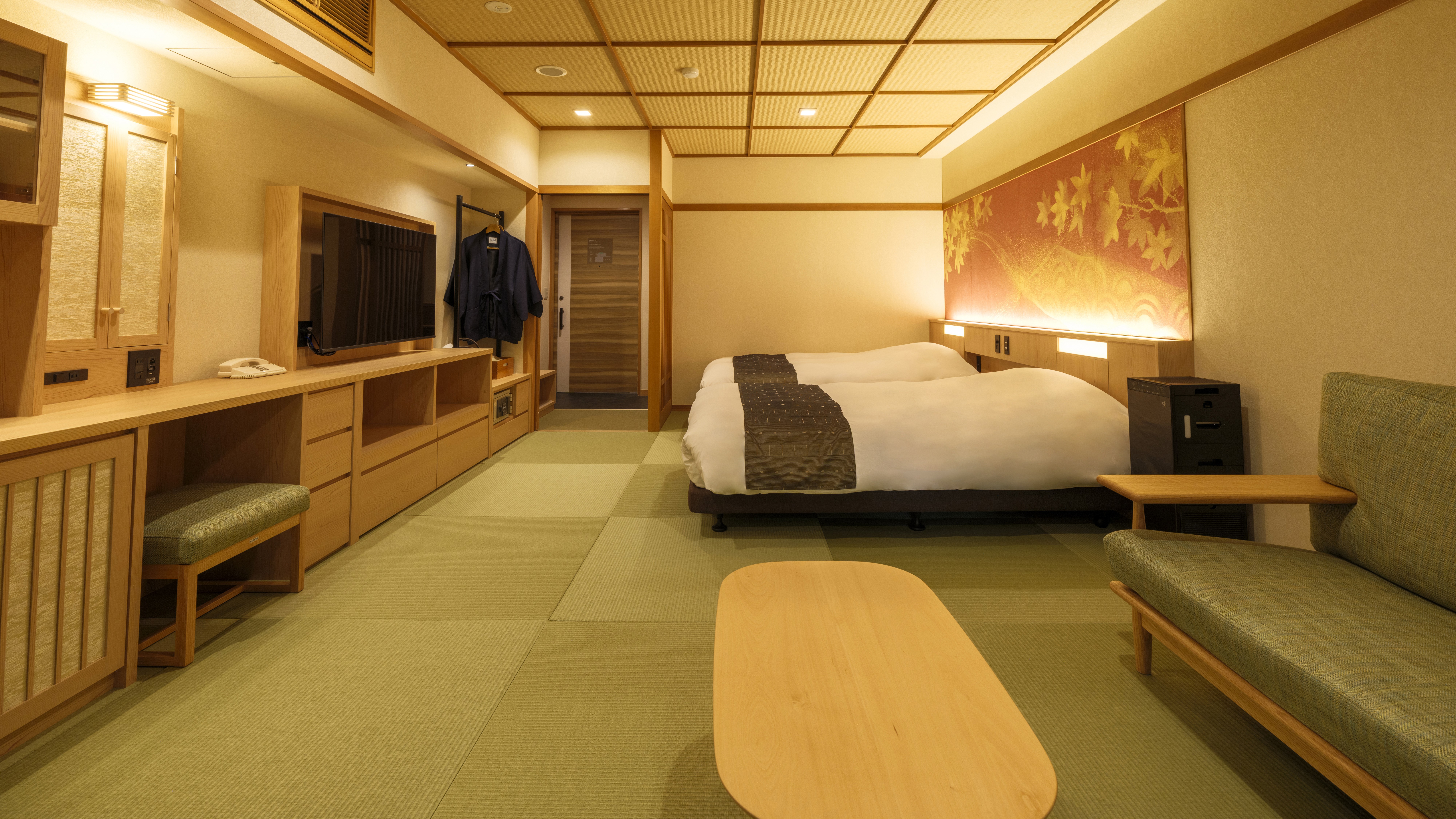 【檜温泉露天風呂付き洋室ツイン】2階にある落ち着いた雰囲気の客室。