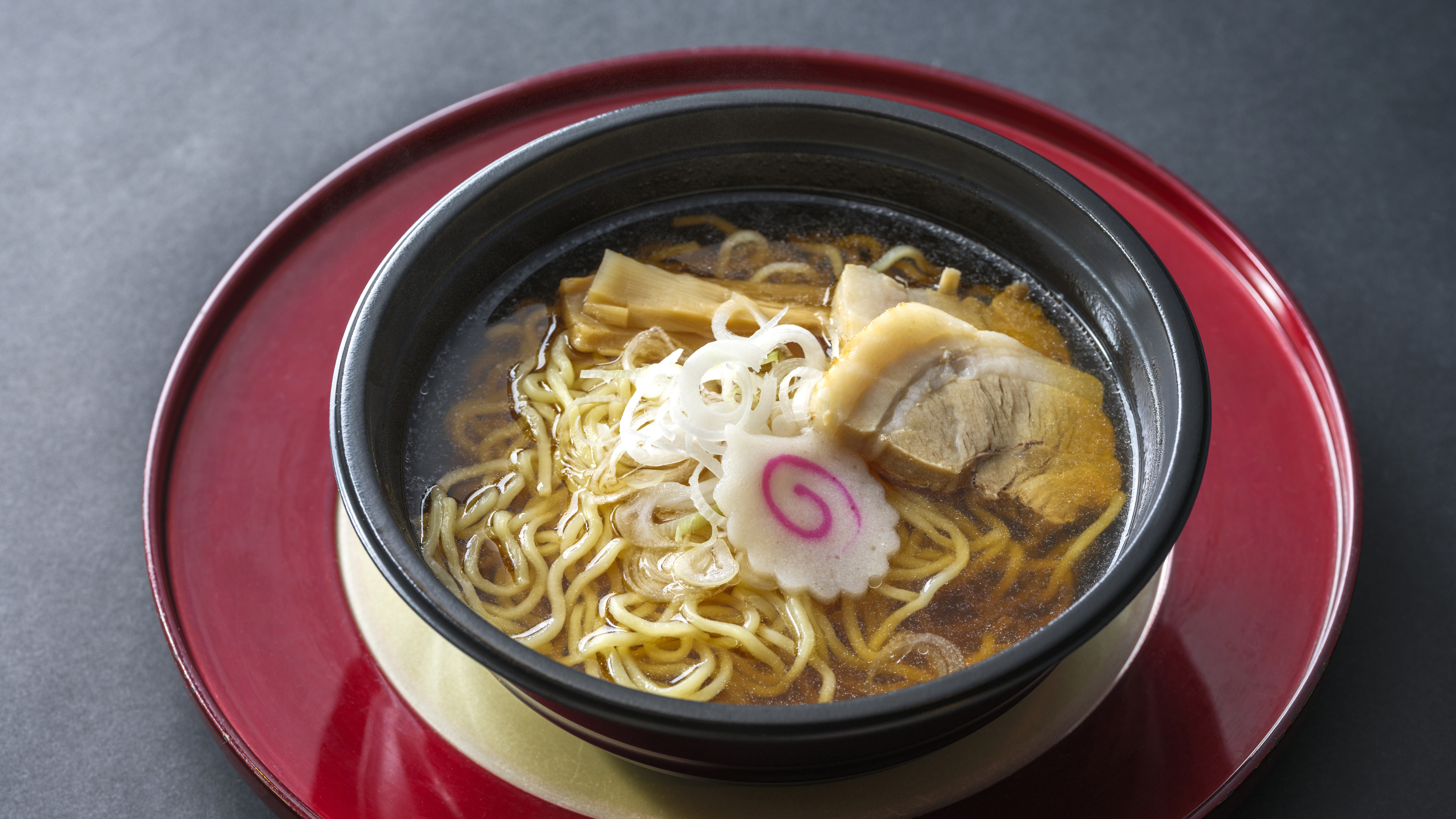 【無料サービス】夜の小腹の空いた時間に夜鳴きそば。