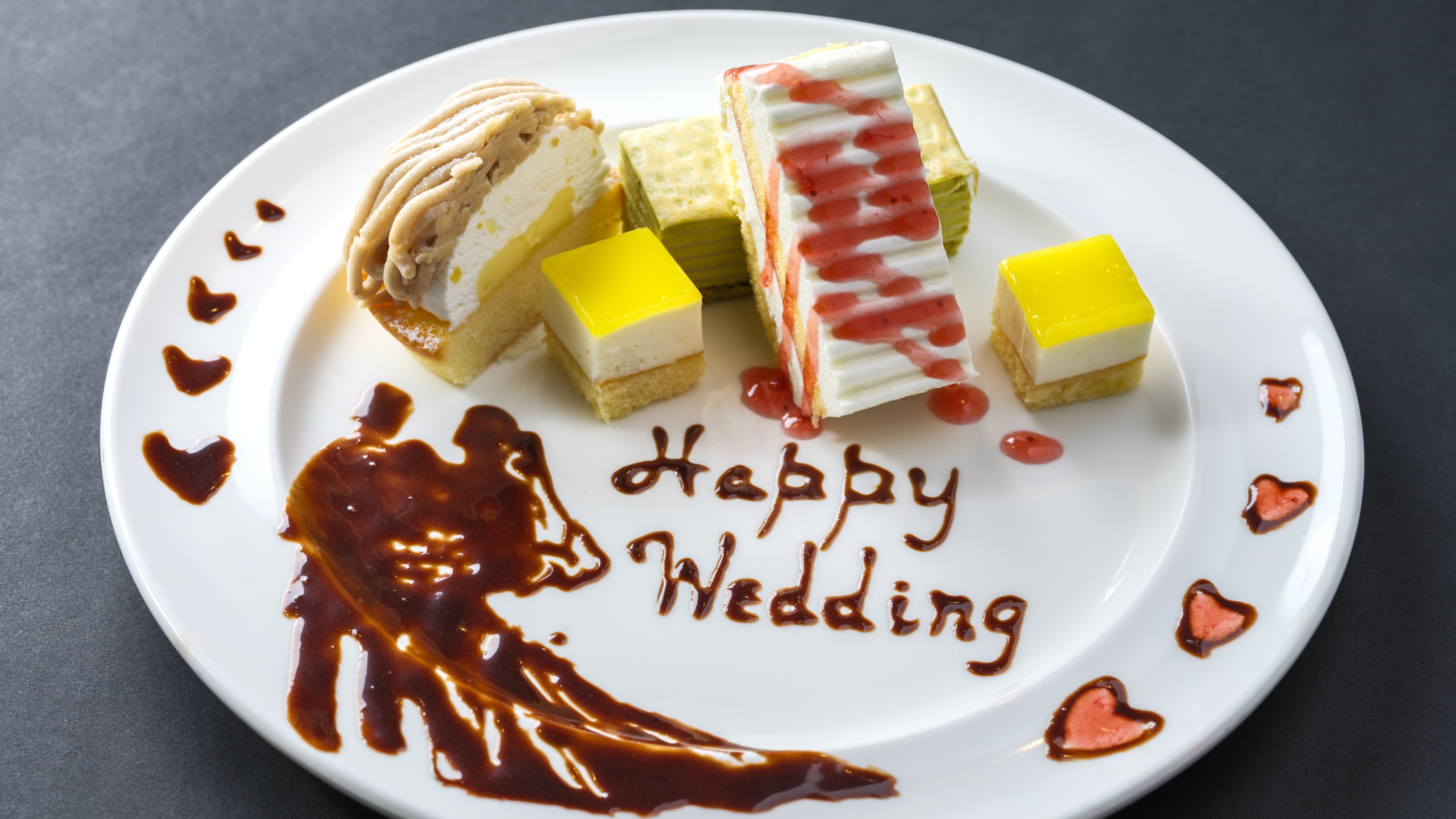 【有料サービス】プレートにご希望のメッセージを添えて♪※事前予約要、内容お任せ