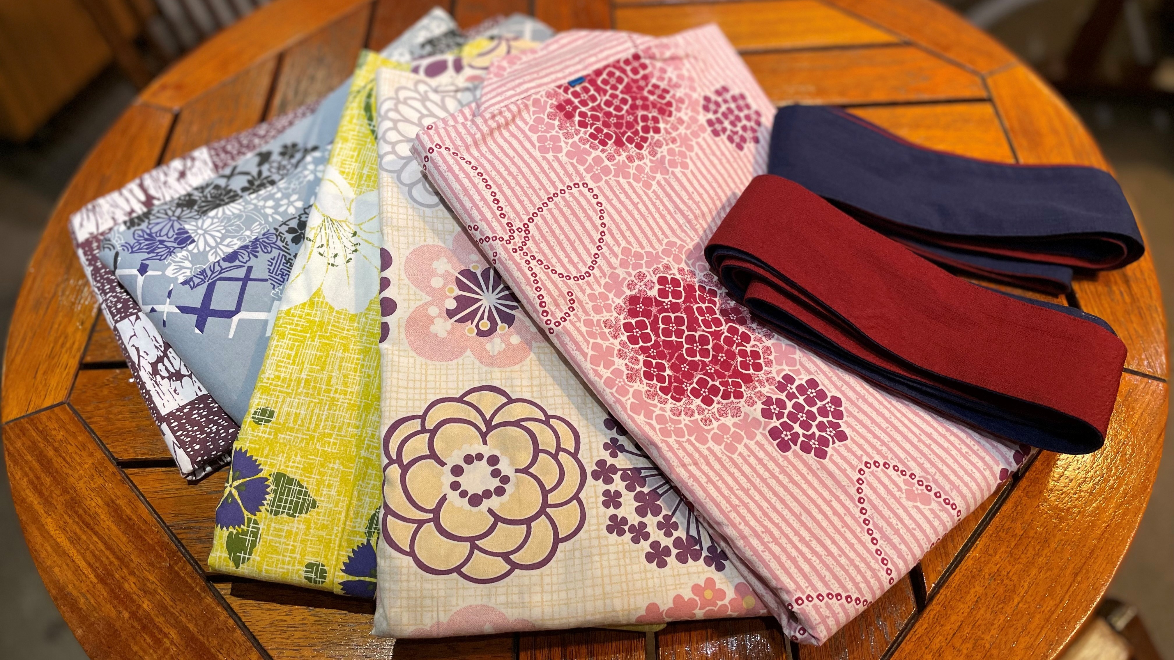 【サービス】帳場にて、男女色浴衣の貸出あり（1着550円／税込）