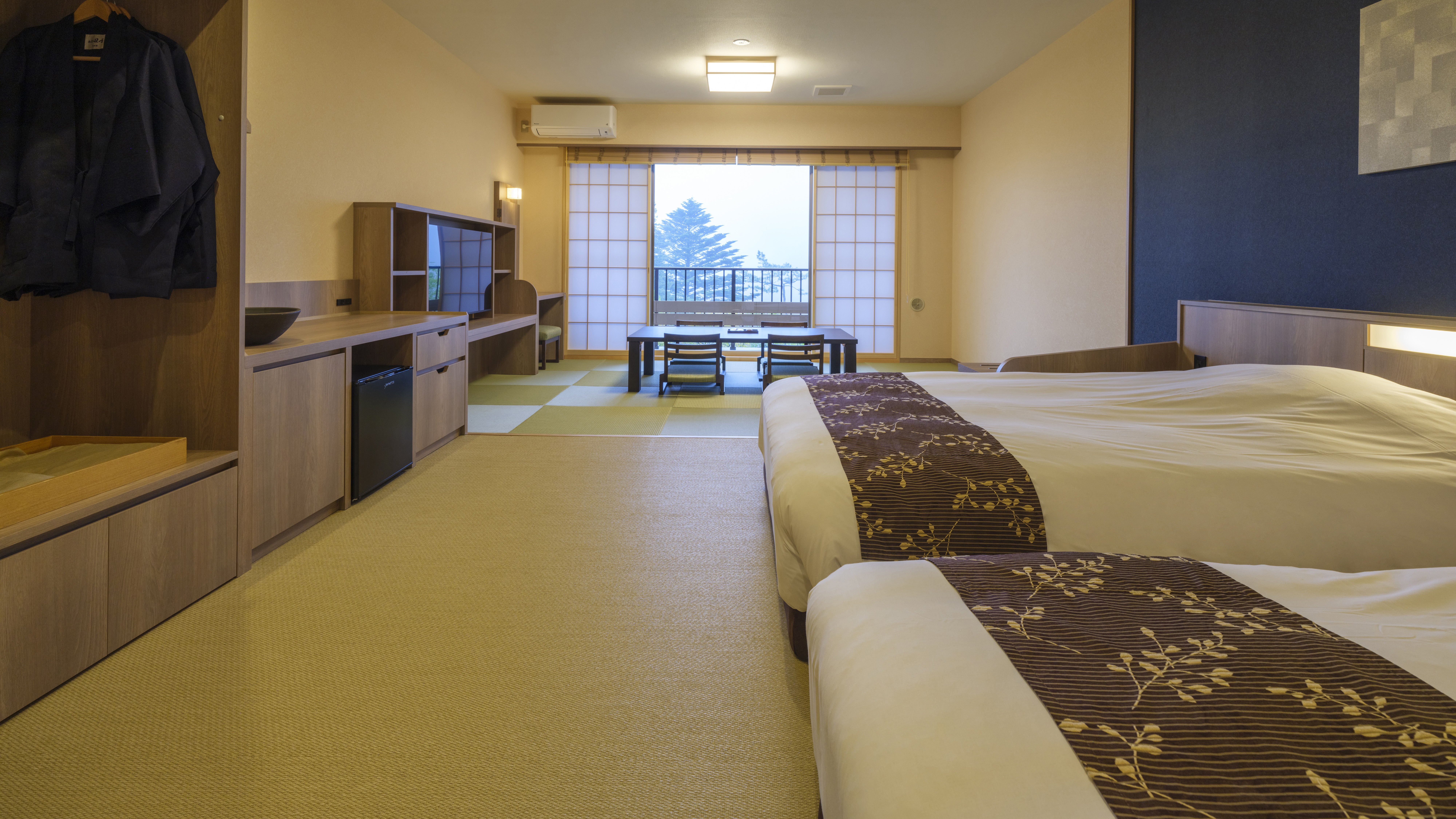 【広々ゆったり和洋室】箱根の自然を背景にした、心地よい静けさが評判。