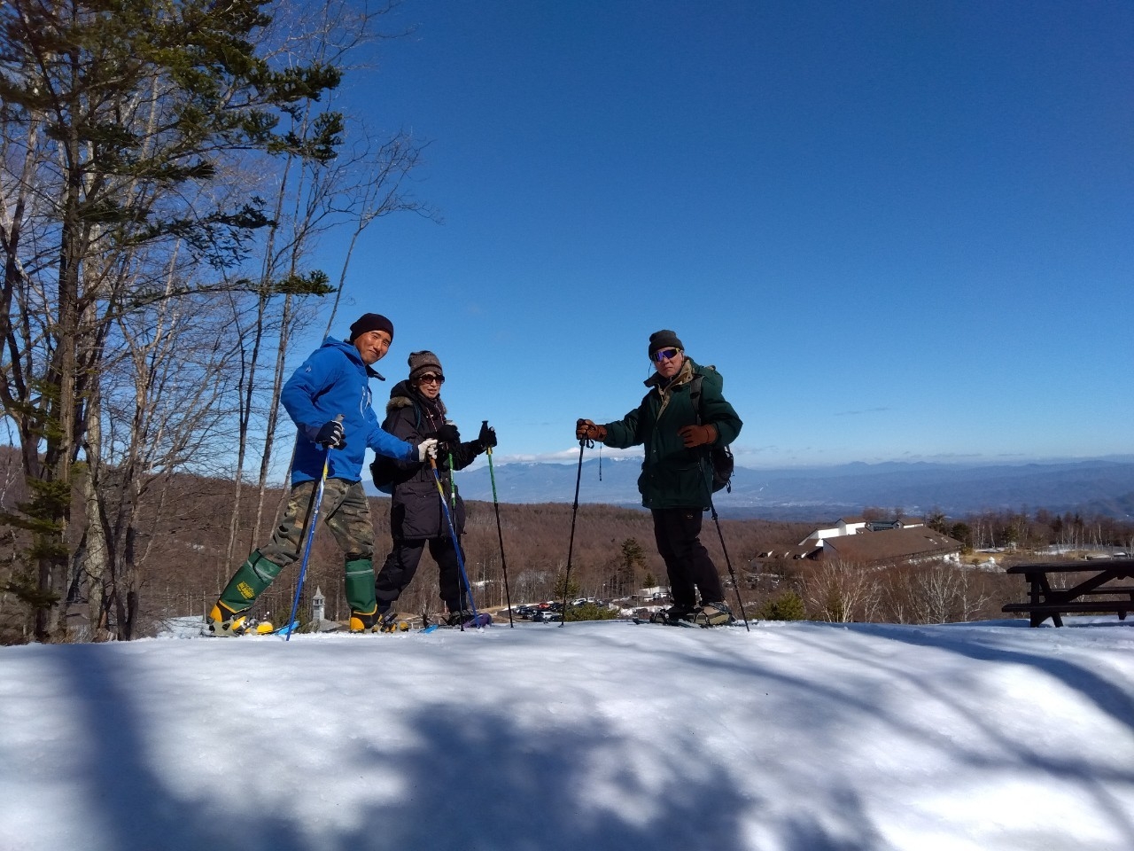 【スノーシュー体験！初心者集まれ！】積雪の森を歩き雪上の足跡や滝の瀑布を案内人と歩く冬遊びのテッパン