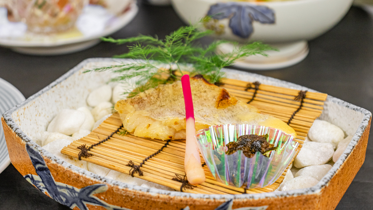 【おすすめ】有頭海老の塩焼きを味わう◆シンプルだけど料理長が一番おすすめする特別料理付きの夕食と温泉