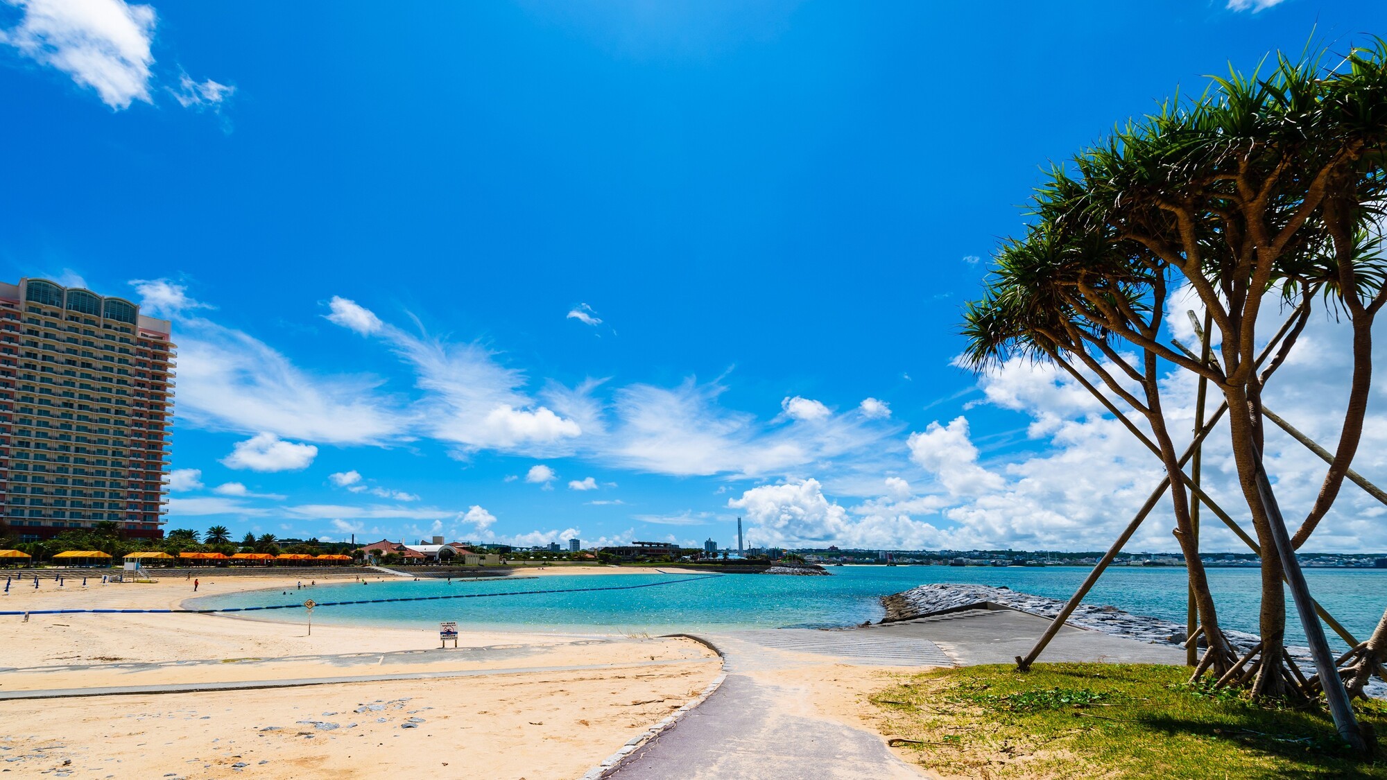 サンセットビーチ（車で5分）