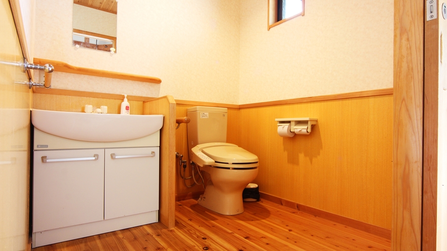 【民家風離れ】客室内洗面所・トイレ一例